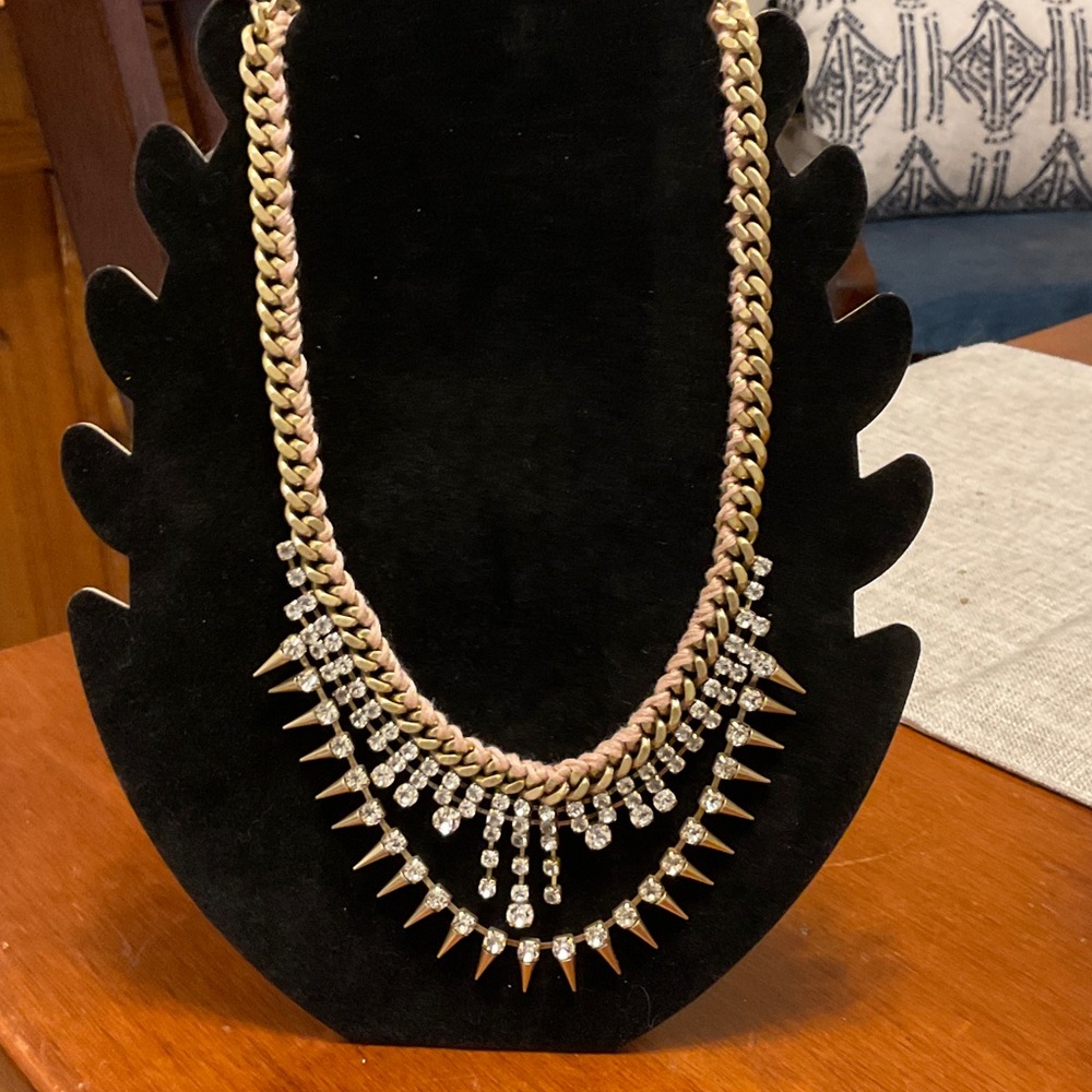 Stella and Dot gold, crystal and pink necklace